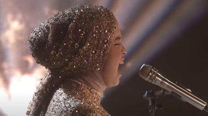 Putri Ariani tampil membawakan lagu 'I Still Haven’t Found What I’m Looking For' milik U2 di semi final America's Got Talent 2023.