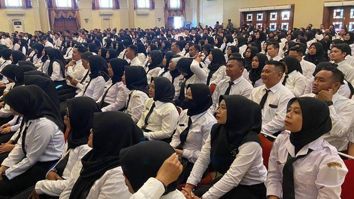 Ratusan PPPK Kabupaten Ponorogo saat menerima SK di Gedung Sasana Praja Ponorogo