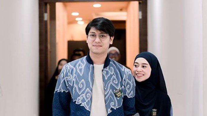Rizky Billar menjual mobil mewahnya senilai Rp2 miliar.