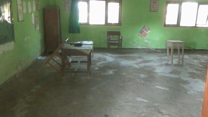 Ruang kelas SDN Kedungrejo 2 Kerek yang kosong karena tidak dapat siswa pada tahun ajaran baru 2023