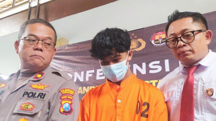 Saat Tersangka APB diinterogasi Kapolsek Tandes Kompol Budi Waluyo