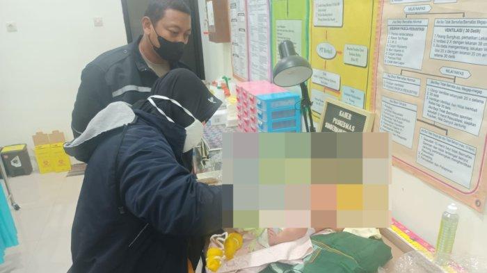 Bayi perempuan yang ditemukan di teras warga kini dirawat di Puskesmas Sumbermanjing Wetan, Malang