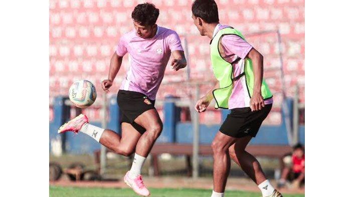 Skuad Persik Kediri saat menjalani sesi latihan tim bersama, jelang Liga 1 2024/2025.