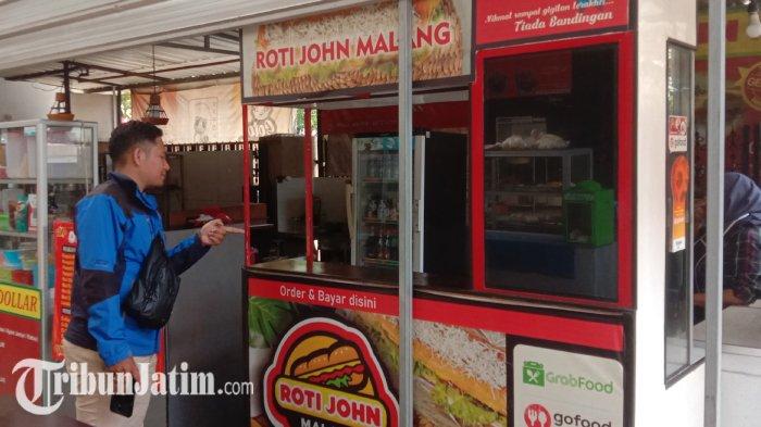 Stan jajanan yang menjadi lokasi pencurian tas selempang di Kota Malang