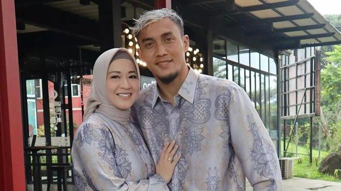 Suami Okie Agustina, Gunawan Dwi Cahyo masih bungkam terkait beredarnya foto diduga dirinya yang jalan bareng wanita lain hingga memicu dugaan selingkuh.