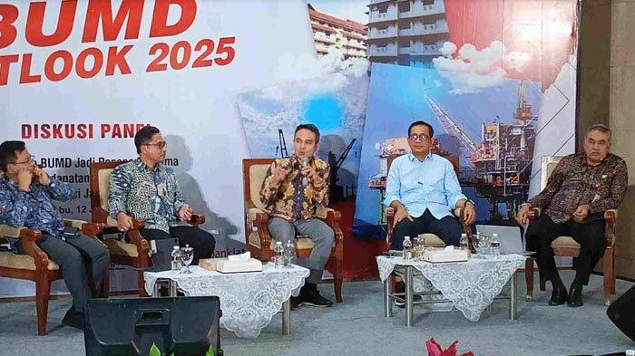 Suasana Diskusi Panel bertajuk BUMD Outlook 2025 'Saatnya BUMD Jadi Penopang Utama Pendapatan Asli Daerah Provinsi Jawa Timur' yang berlangsung di Gedung DPRD, Rabu (12/6/2024).