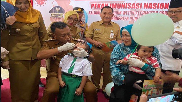 Sub Pin Polio Ponorogo Perdana, Bupati Kang Giri Teteskan Pertama ke Anak