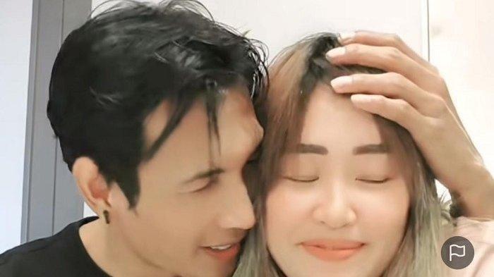 Pinkan Mambo mengaku uangnya dan suami, Arya Khan tidak habis-habis.