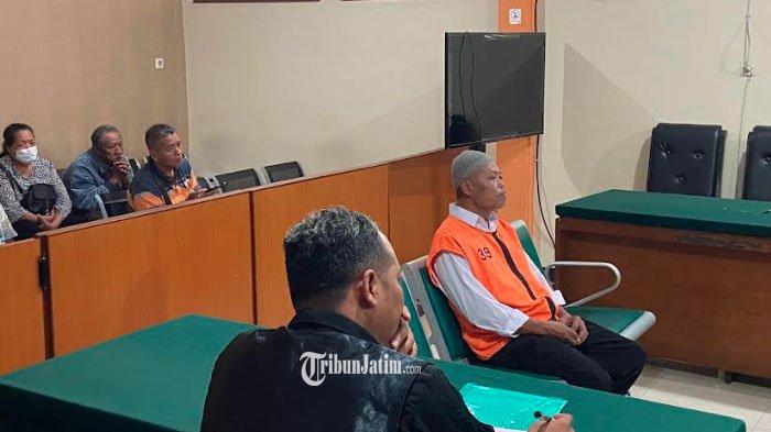 Terdakwa pemelihara ikan aligator gar, Piyono (memakai rompi oranye) saat menjalani sidang vonis di PN Malang, Senin (9/9/2024).