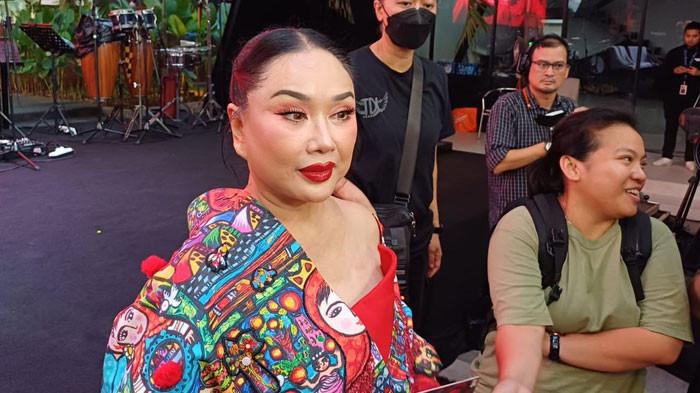 RIDERS - Penyanyi Titi DJ menyoroti soal riders artis yang semena-mena. Ia bongkar sosok penyanyi punya riders tak masuk akal hingga buat panitia kewalahan, Rabu (16/7/2025).