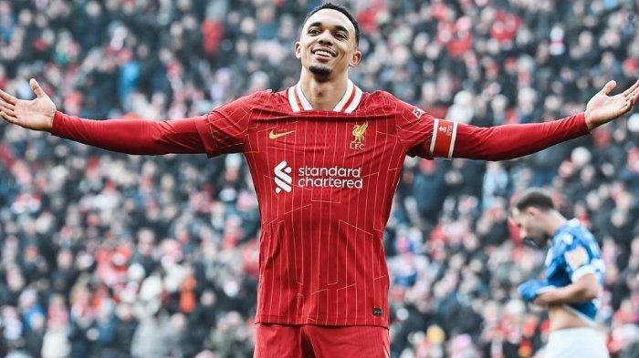 PINDAH REAL MADRID - Selebrasi Trent Alexander-Arnold (Liverpool) saat mencetak gol ke gawang Accrington di FA Cup 2024/2025, Sabtu (11/1/2025) malam WIB. Alasan Trent pindah ke Real Madrid dikuak legenda Manchester United.