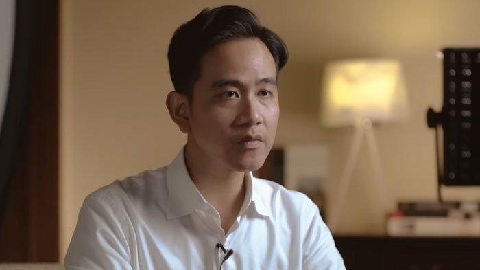 VIRAL VIDEO GIBRAN - Tangkapan layar video Wakil Presiden (Wapres) Republik Indonesia (RI), Gibran Rakabuming Raka bahas 'Generasi Muda, Bonus Demografi dan Masa Depan Indonesia'. Video ini viral gegara dapat banyak dislike (tidak disukai). Pengamat politik soroti isi monolognya.