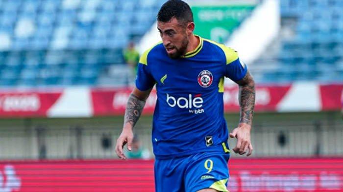 PEMAIN - Winger Baru Arema FC, Paulinho Moccelin sukses mencetak dua assist di laga debutnya saat laga Arema FC vs Indonesia All Stars di Piala Presiden 2025 yang berlangsung di Stadion Si Jalak Harupat Kabupaten Bandung, Selasa (8/7/2025). Paulinho dinobatkan sebagai MVP dalam pertandingan ini.