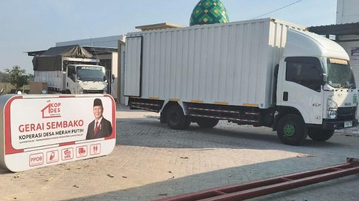 TARIK ASIET Aset-aset milik PT. Perekonomian Pondok Pesantren Sunan Drajat di Koperasi Desa Merah Putih di Tuban diambil kembali untuk dipindah ke Kopdes lainya pada Rabu, (23/7/2025).