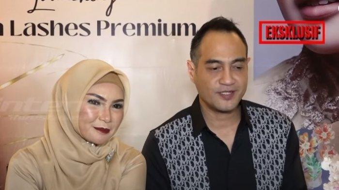 Ketika awal menjalin hubungan kembali dengan Tanty Octavia, Ferry Irawan mengaku membawakan bakso untuknya.