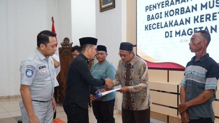BERI SUPPORT - Segenap Forkopimda di kesempatan ini menyatakan turut berbelasungkawa yang dalam kepada empat keluarga korban meninggal dunia dalam insiden kecelakaan kereta api di Magetan