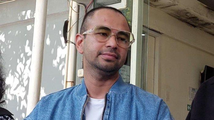 Artis Raffi Ahmad memiliki sejumlah bisnis, di antaranya kuliner sambal. Namun belakangan nasib bisnis suami Nagita Slavina ini disoroti.