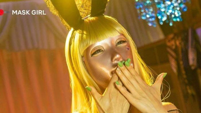 Mask Girl menjadi drama Korea yang trending di Netflix. Ternyata, salah satu karakter utama di drakor ini dibintangi tiga artis cantik!