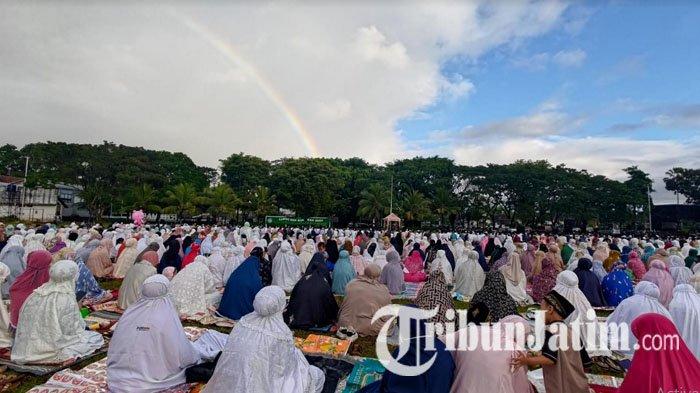 Warga Muhammadiyah di Kabupaten Banyuwangi melaksanakan salat Idul Adha, Rabu (28/6/2023).