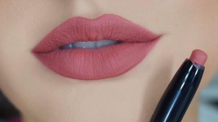 Ilustrasi lipstik