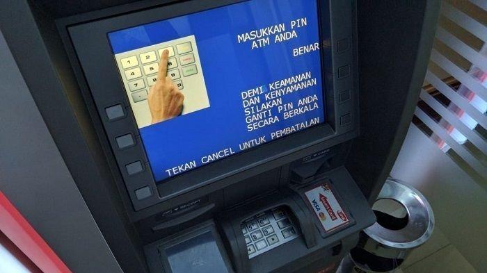 Ilustrasi mesin ATM di fasilitas umum