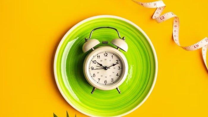 Ilustrasi jam berpuasa dalam diet intermittent fasting (IF).