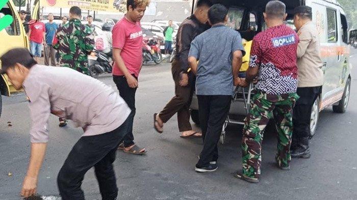 KECELAKAAN MAUT - Terjadi kecelakaan maut di Sidoarjo, Jawa Timur, tepatnya di Jalan Raya Candi, Rabu (14/5/2025). Sebuah sepeda motor menabrak truk mogok dan mengakibatkan pria asal Desa Ngampelsari, Kecamatan Candi, Sidoarjo, tewas.