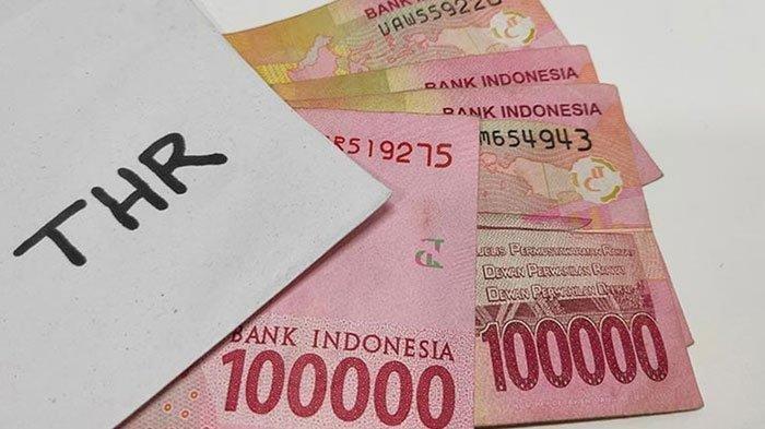JATAH THR - Ilustrasi uang ratusan ribu untuk Tunjangan Hari Raya (THR). Media sosial dihebohkan dengan surat edaran dari pengurus RW di Tambora, Jakarta Barat minta jatah THR ke pengusaha Rp 1 juta, Rabu (12/3/2025).