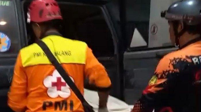 TENGGELAM - Seorang pria dilaporkan tewas tenggelam di Bendungan Selorejo, Desa Kaumrejo, Kecamatan Ngantang, Kabupaten Malang, Jawa Timur, Rabu (9/7/2025). Identitas pria tersebut belum diketahui.