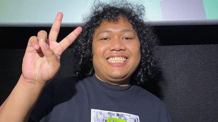 Marshel Widianto rupanya mempunyai masa lalu yang kelam. Sebelum dikenal, ia pernah menjadi kurir narkoba saat usianya masih 6 tahun.