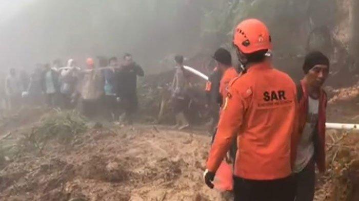 Bencana longsor terjadi di Kecamatan Petungkriyono, Pekalongan, Jawa Tengah, Selasa (21/1/2025).