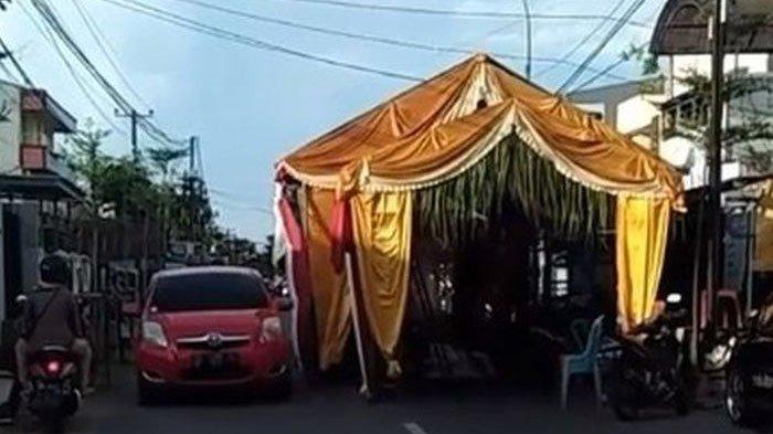 Media sosial dihebohkan dengan tenda hajatan menutup jalan umum. Sudah telanjur dipasang, tenda hajatan tersebut akhirnya dibongkar.