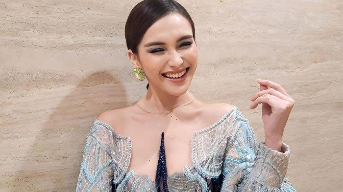 Wajah Ayu Ting Ting kala jadi juri KDI 2023 tuai sorotan karena merias sendiri