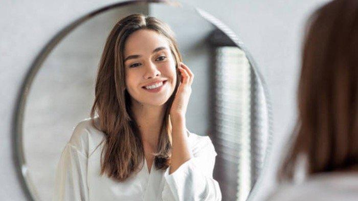 6 Arti Mimpi Berkaca, Melihat Diri Sendiri di Cermin: Pertanda Apa Ini?