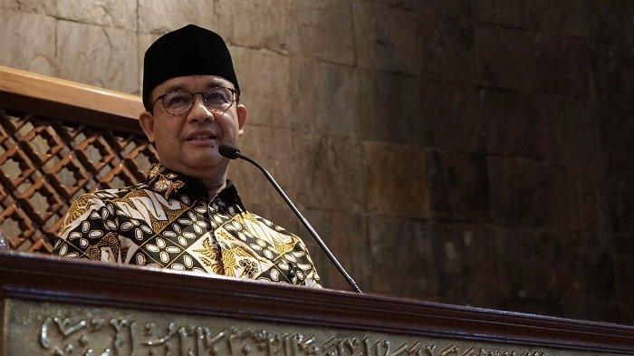 CERAMAH: Mantan Gubernur DKI Jakarta, Anies Baswedan menjadi penceramah seusai Salat Tarawih di Masjid Kampus UGM, Senin (3/3/2025)