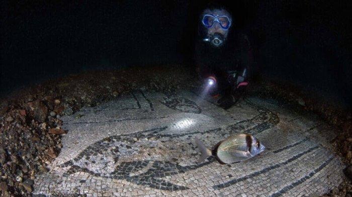 Reruntuhan Baia, Kota Yunani Kuno yang Tenggelam ke Dasar Laut