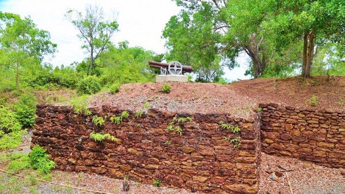 Benteng Bukit Kursi di Pulau Penyengat, Kota Tanjungpinang, Kepulauan Riau (Kepri)