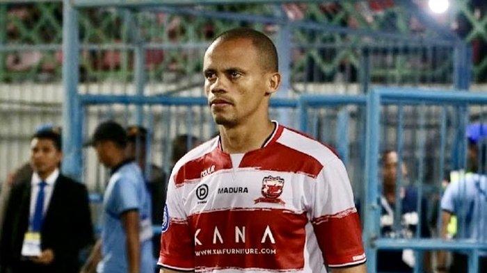 Pemain bertahan Madura United, Cleberson Martins de Souza
