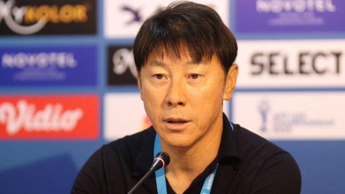 Pelatih Shin Tae Yong