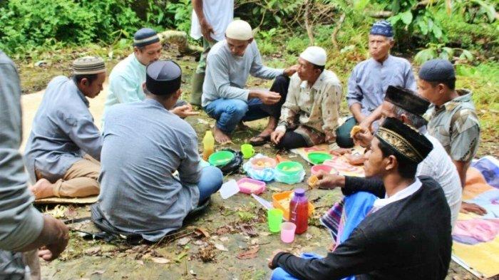 Dokumentasi Ritual Bela Kampung atau Bele Kampung di Kebupaten Lingga, Kepulauan Riau (Kepri).