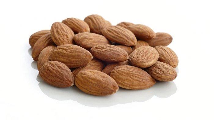Foto ilustrasi kacang almond yang tinggi protein