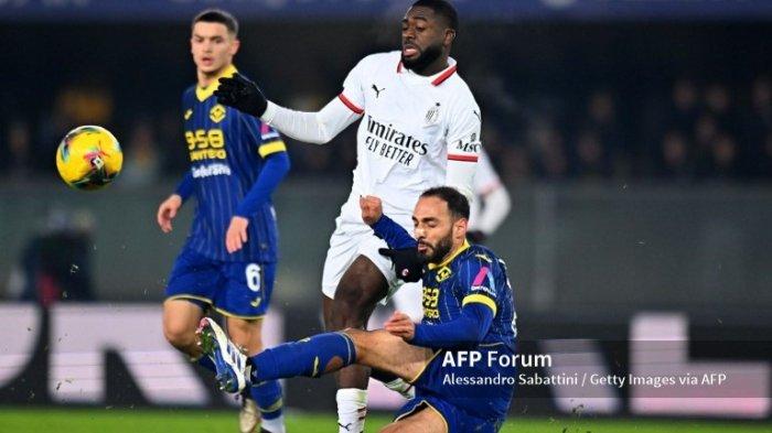 Grigoris Kastanos vs Youssouf Fofana di Serie A antara Verona dan AC Milan di Stadio Marcantonio Bentegodi 20 Desember 2024