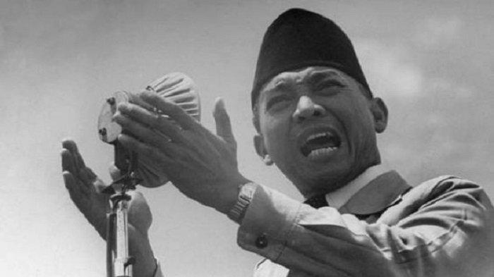 Foto Ir. Soekarno saat Berpidato