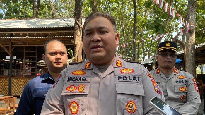 Kapolres Bantul, AKBP Michael R Risakotta, menjelaskan penyebab dua remaja asal Bantul yang tewas tenggelam di Sungai Oyo.