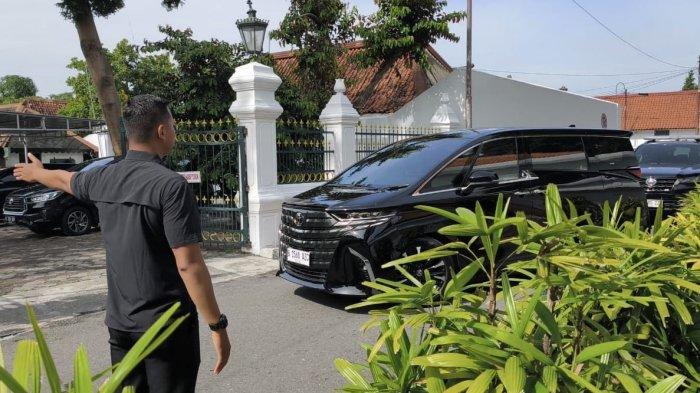Kedatangan Presiden ketujuh Republik Indonesia, Joko Widodo di Kraton Kilen, Rabu (15/1/2025).