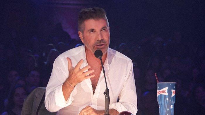 Foto Simon Cowell saat memberikan komentar atas penampilan Putri Ariani di babak Semifinal AGT 2023 beberapa waktu lalu