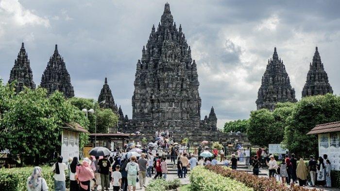Kunjungan wisatawan ke Candi Prambanan selama libur Lebaran 2025 meningkat.