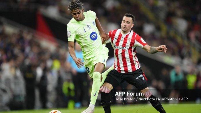 Lamine Yamal vs Alex Berenguer di semifinal Piala Super Spanyol antara Athletico Bilbao vs Barcelona di King Abdullah Sports City 8 Januari 2025 di Jeddah, Arab Saudi.