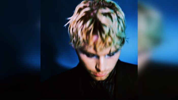 Lirik Lagu Close My Eyes Luke Hemmings 5SOS dengan Terjemahan Bahasa Indonesia