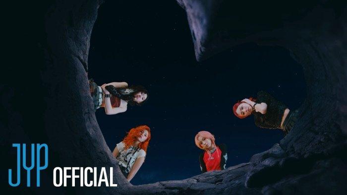 Lirik Lagu dan Terjemahan Mr. Vampire - ITZY